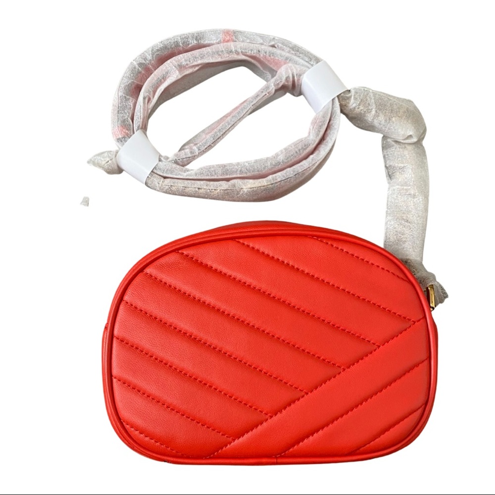 ❤️✨ Tory Burch Kira Chevron small camera bag❤️ - Picture 6 of 14